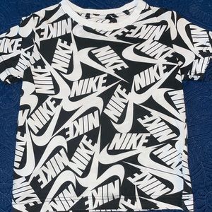 Boys Nike t shirt